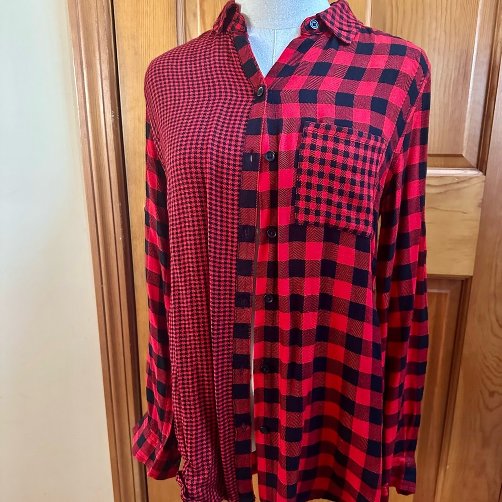 beachlunchlounge Red and Black Plaid Women's Blouse